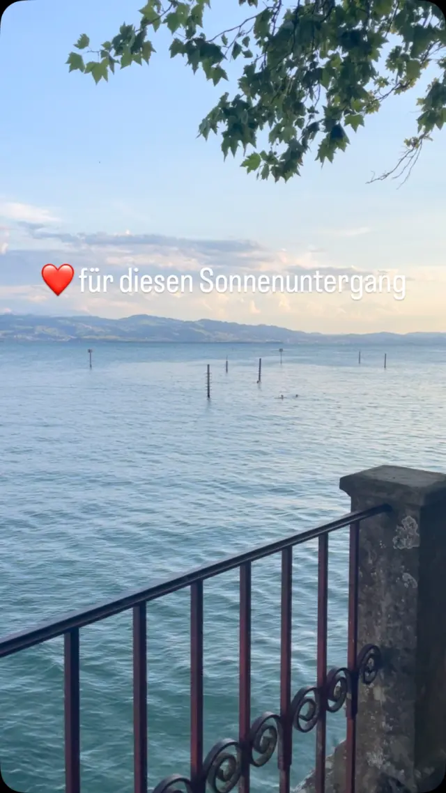 Goldene Stunde in Lindau 🌅✨ Zeit zum Durchatmen.

#lindau #bodensee #sonnenuntergang🌅❤️ #bodenseeliebe #kleineshotel #urlaubindeutschland