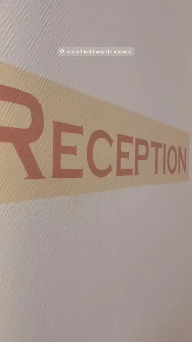 Die kühle Jahreszeit steht vor der Tür – aber wir sind bereit! ❄️
Vom genussvollen Start in den Tag mit einem leckeren Frühstück bis zum heißen Tee nach der Sauna: Bei uns wird’s gemütlich. ☕🧖‍♀️
Übrigens: Die besten Angebote findest du direkt auf unserer Website – garantiert zum besten Preis! 🔗 Link in der Bio.

#hotel #lindau #bodensee #breakfast #urlaubindeutschland #lindauerleben #frühstück #sauna #tee #winter